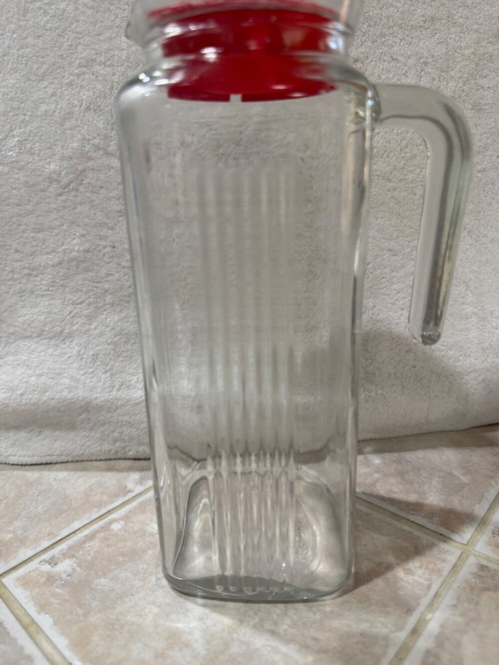 Pasabahce Clear Glass Pitcher With Red Lid 60 Oz Ribbed Design Beverage Containe